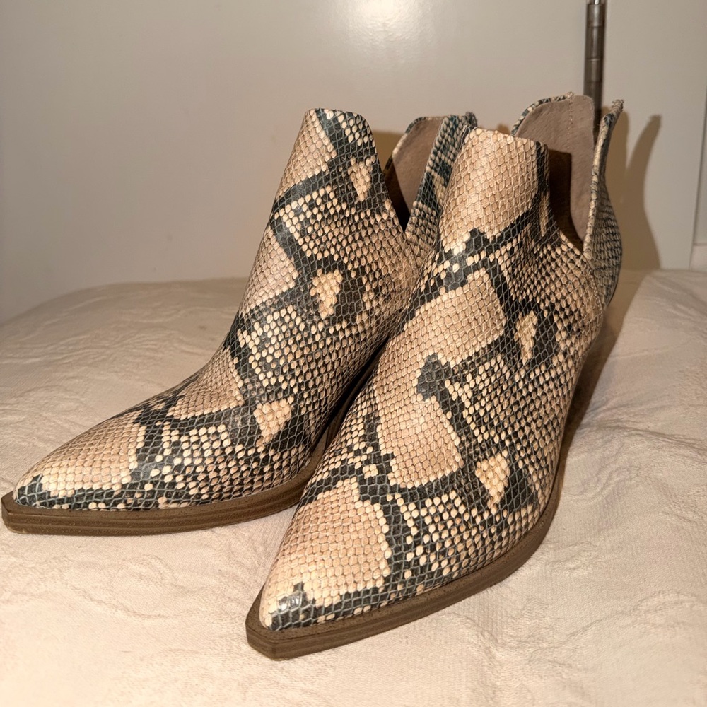 Vince Camuto Snake-Print Pointed Ankle Booties - Beige & Black